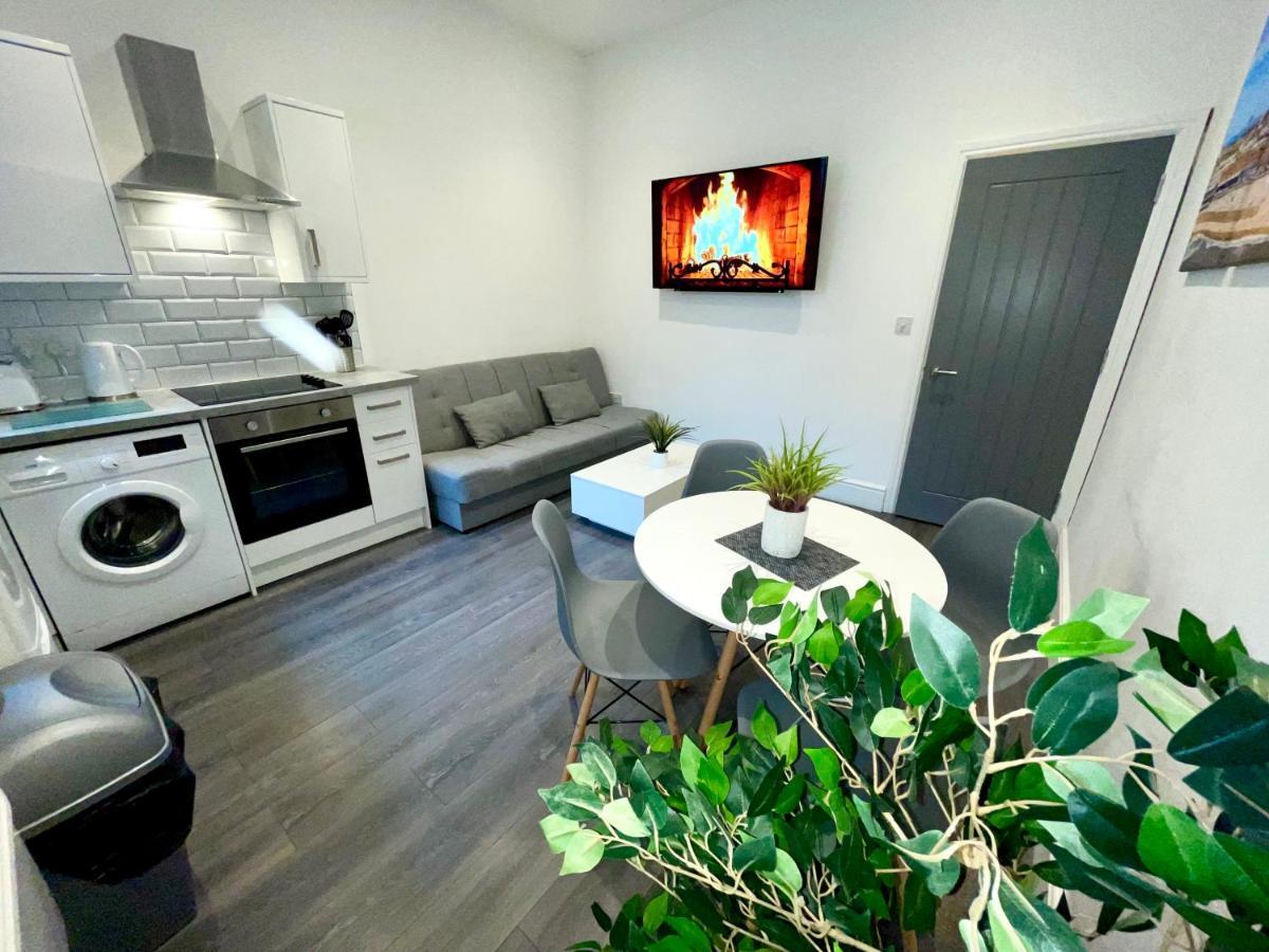 Albert Luxury Hottub & Jacuzzi Apartments Blackpool Eksteriør billede