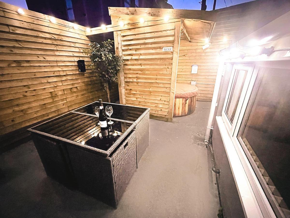 Albert Luxury Hottub & Jacuzzi Apartments Blackpool Eksteriør billede