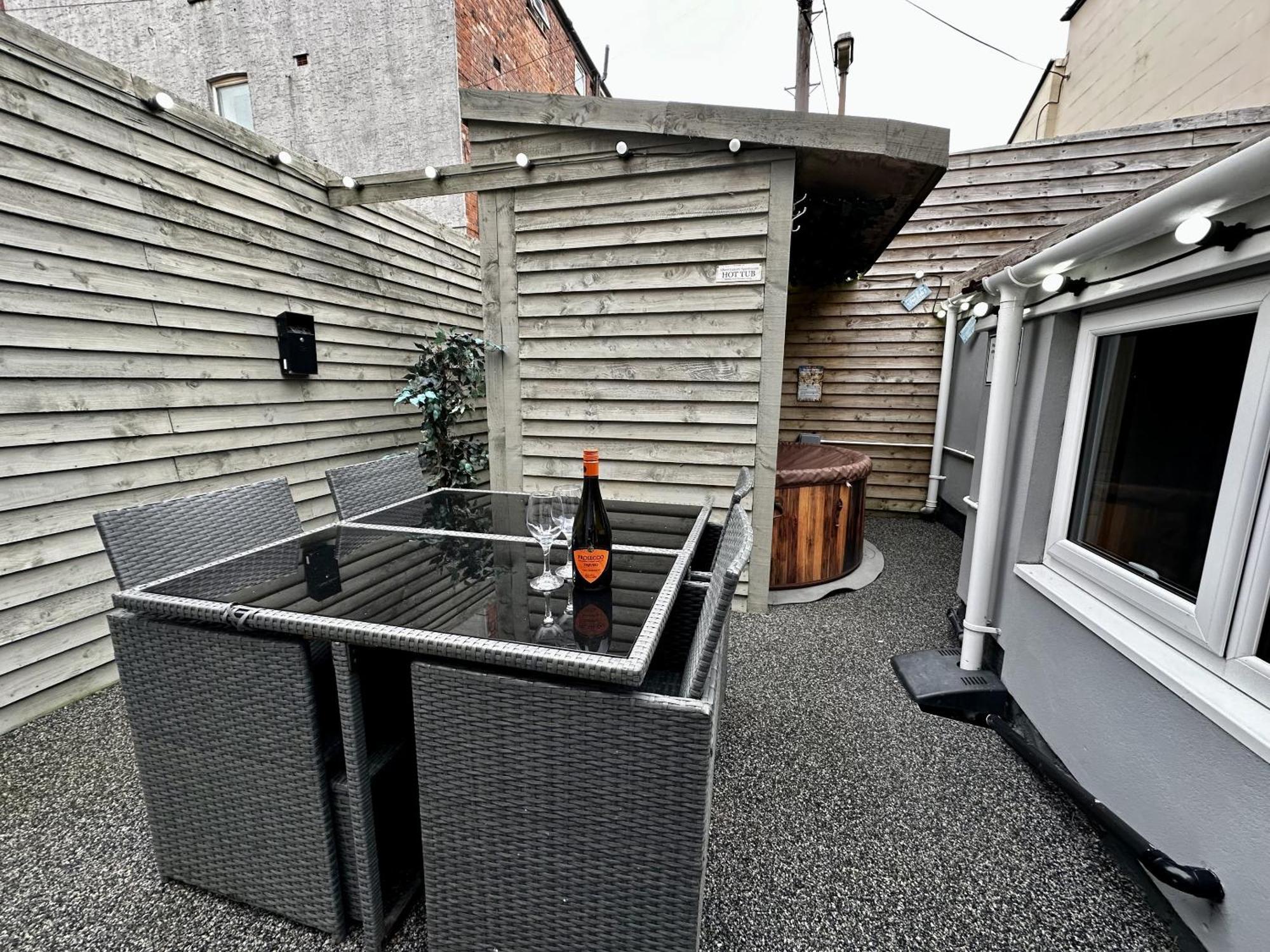 Albert Luxury Hottub & Jacuzzi Apartments Blackpool Værelse billede
