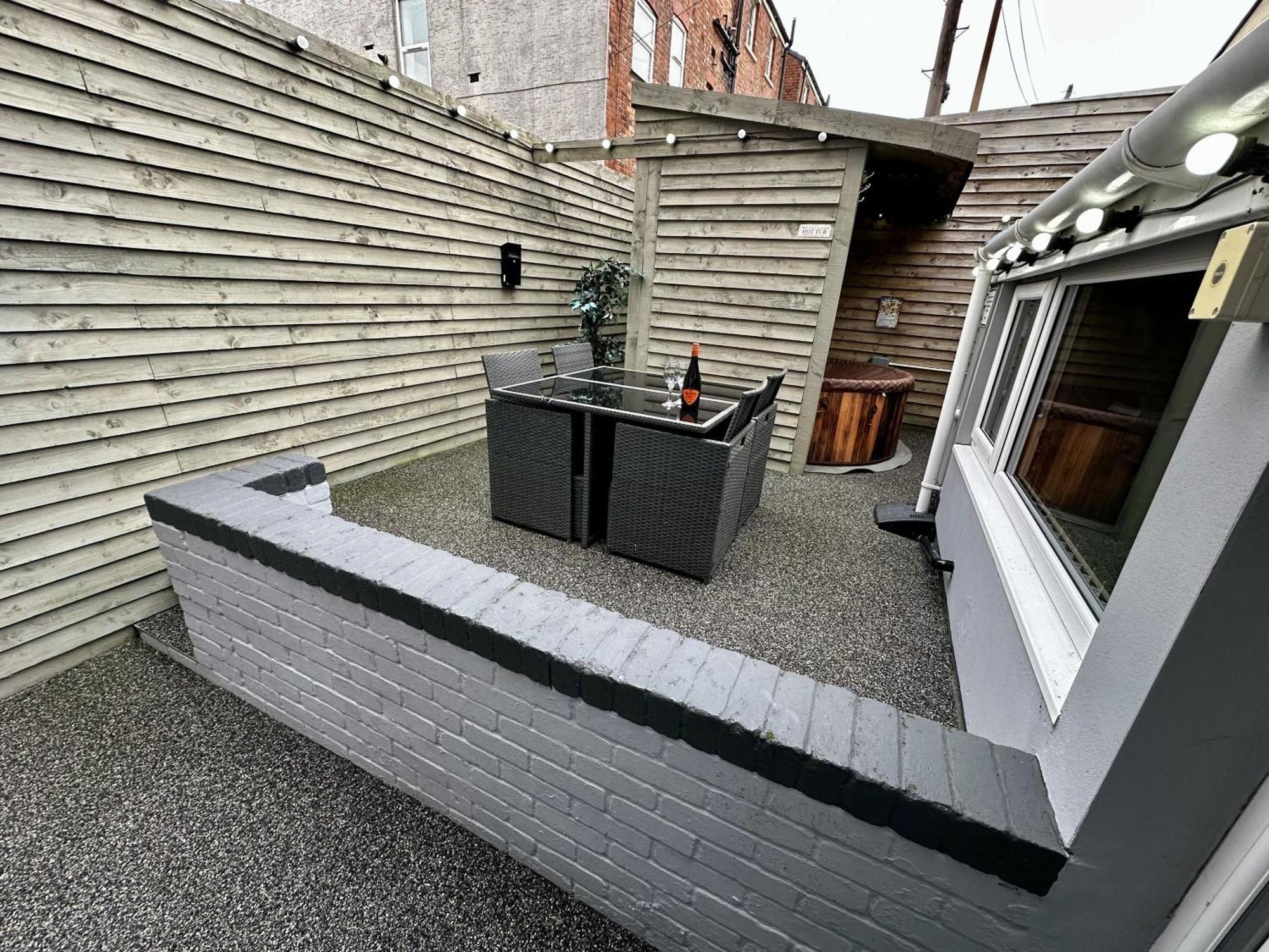 Albert Luxury Hottub & Jacuzzi Apartments Blackpool Eksteriør billede